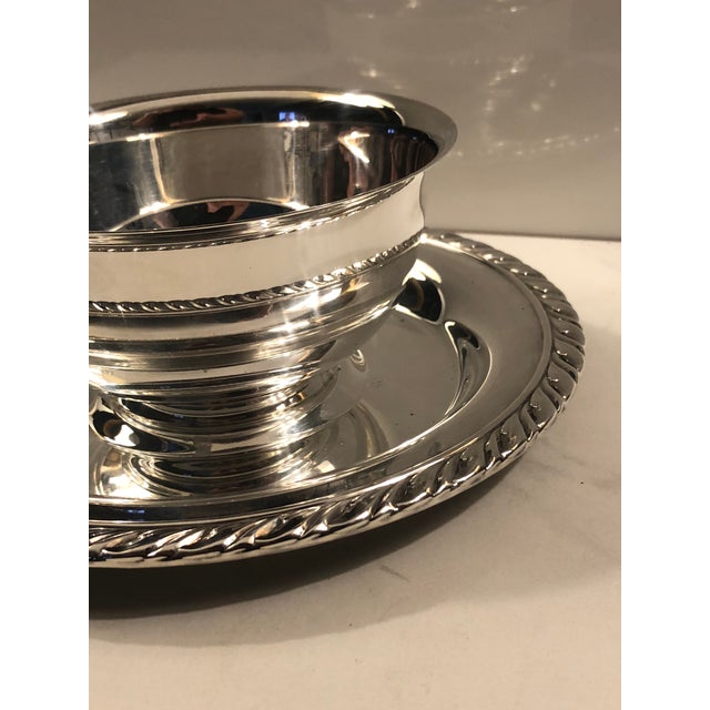 1950s Wm Rogers Silver Plated Gravy or Sauce Boat With Attached Dish For Sale - Image 10 of 11