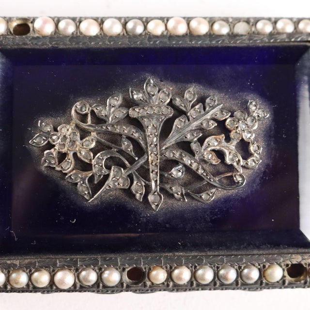 Snuffbox in Silver with Glass and Beads For Sale - Image 4 of 11