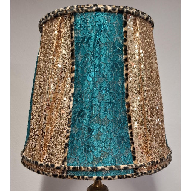Metal Italian Vintage Table Lamp from the 70s with Green Alabaster Base with Brass and Bronze Elements and Handmade Sequin Shade by Lamplove, 1970s For Sale - Image 7 of 9