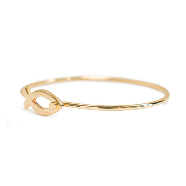 Modern James Avery Retired 14k Yellow Gold Fish Ichthus Hook Bangle Bracelet For Sale - Image 3 of 8