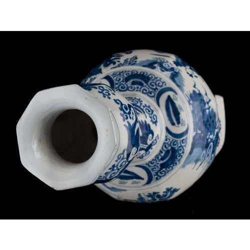 Blue and White Delft Garlic-Head Chinoiserie Bottle Vases, 1680-1690, Set of 2 For Sale - Image 9 of 12
