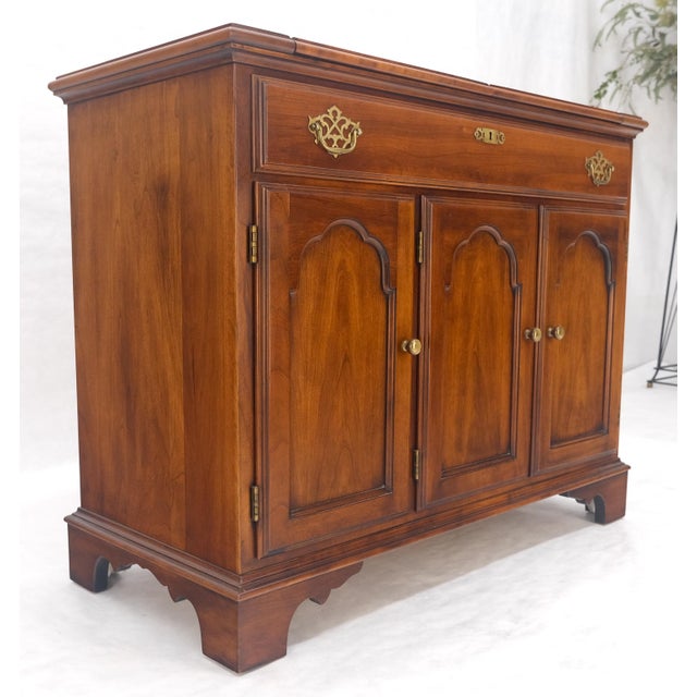 Flip Top Banded One Drawer Raised Panel Cherry 3 Door Liquor Cabinet Server MINT For Sale - Image 10 of 18