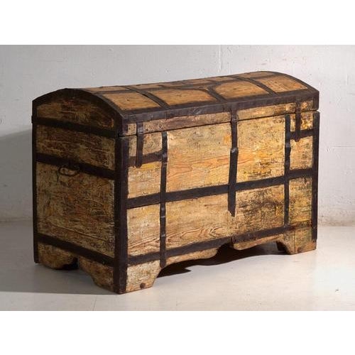 Antique Iron-Bound Chest in Pine, Central Europe, 1780 For Sale - Image 14 of 15