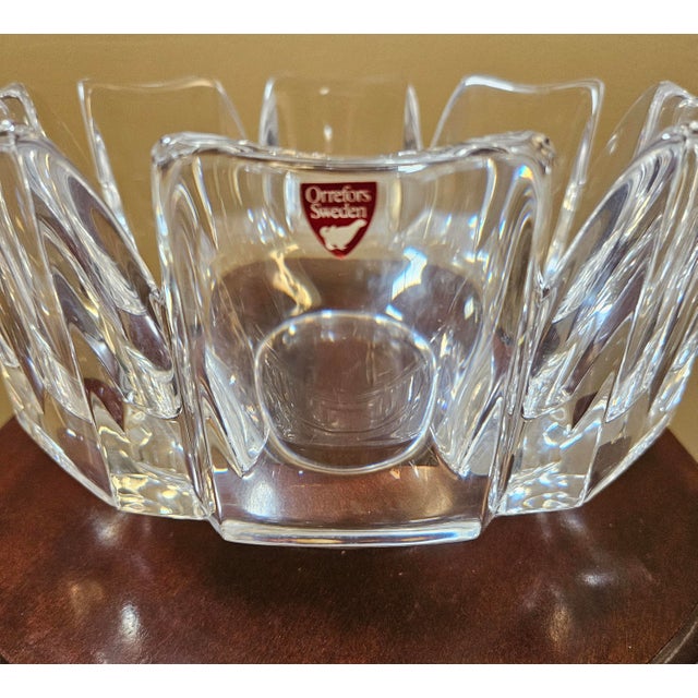 Mid-Century Modern Orrefors Large 9" Round Bowl "Corona" Pattern by Lars Hellsten For Sale - Image 3 of 6