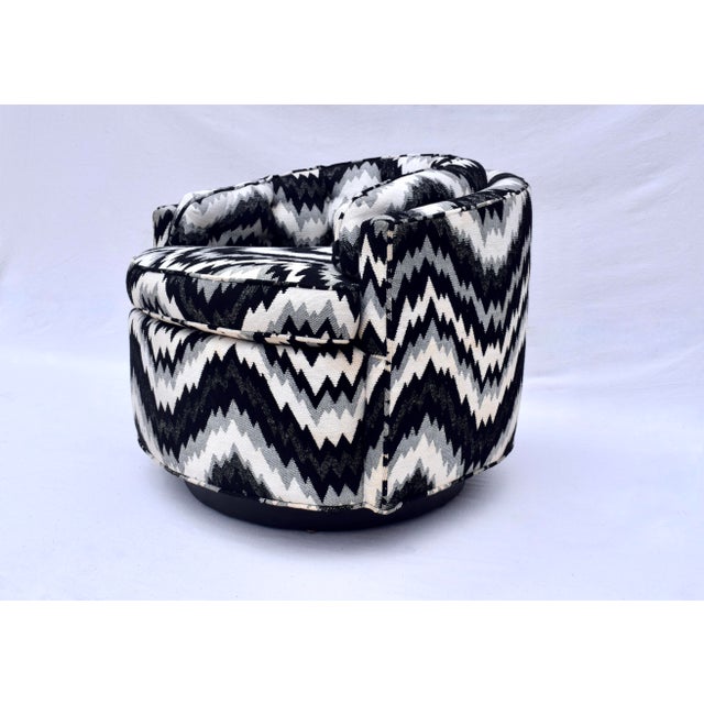 Mid-Century Milo Baughman Swivel Chair With Jack Lenor Larsen Fabric For Sale - Image 10 of 11
