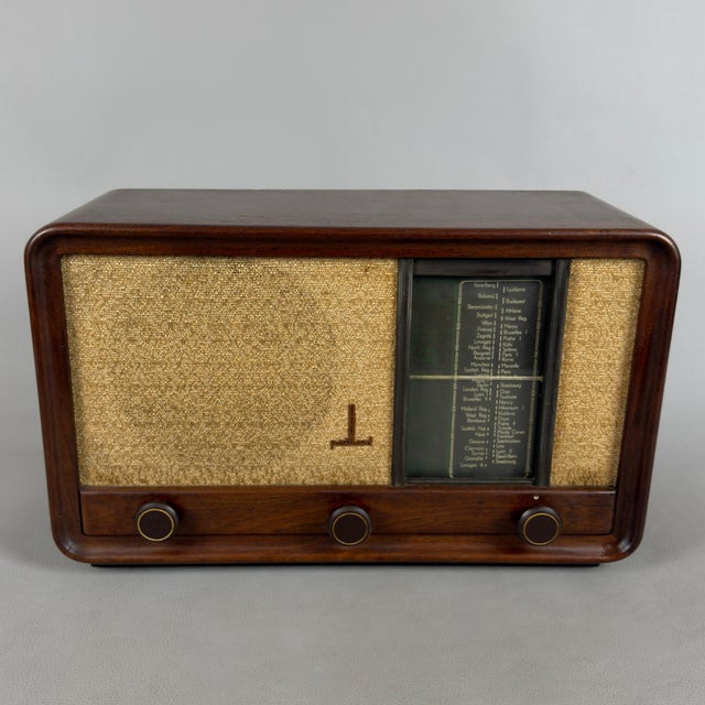 Vintage Swiss Type 2201 Valve Radio in Wood from Paillard For Sale - Image 17 of 17