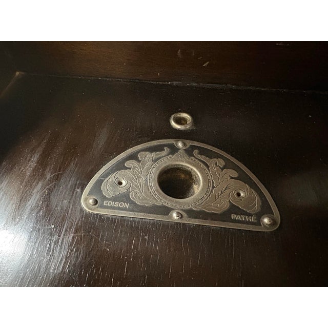 Sears, Roebuck & Compnay 1919 Silvertone Oak Floor Phonograph Cabinet – Beautifully Restored Antique For Sale - Image 4 of 10