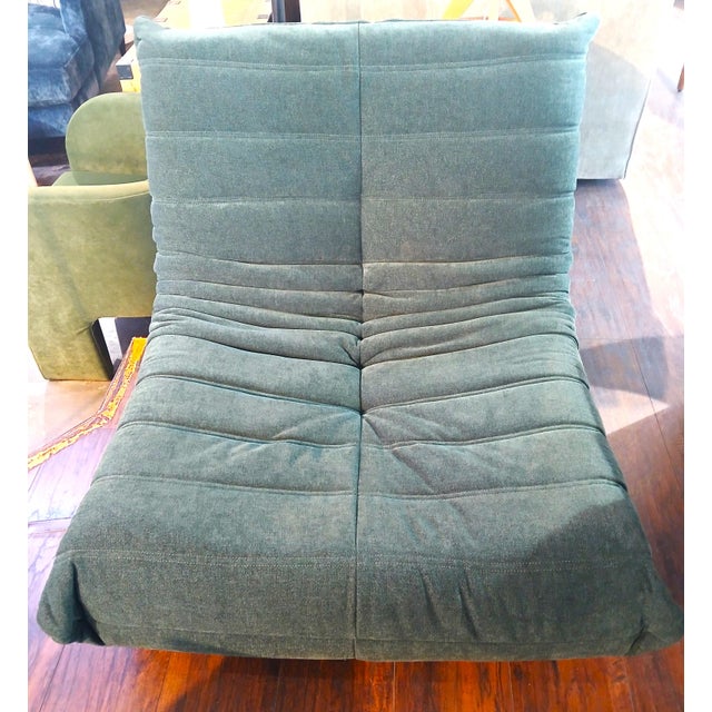 Mid-Century Modern Flechir Velvet Lounge Chair For Sale - Image 3 of 6