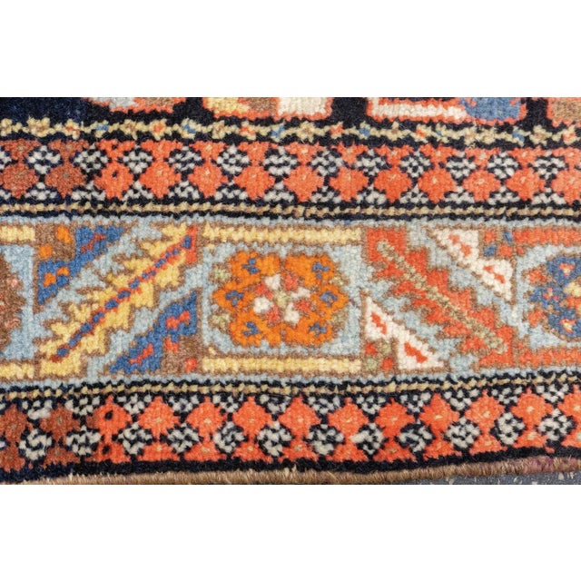 A large town in the Greater Hamadan Weaving Area, specializing in single-wefted scatters, room sizes, gallery carpets,...