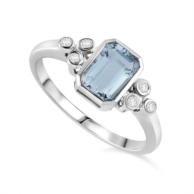 Contemporary Contemporary Style 14k Gold Aquamarine Diamond Ring Size 6 For Sale - Image 3 of 12