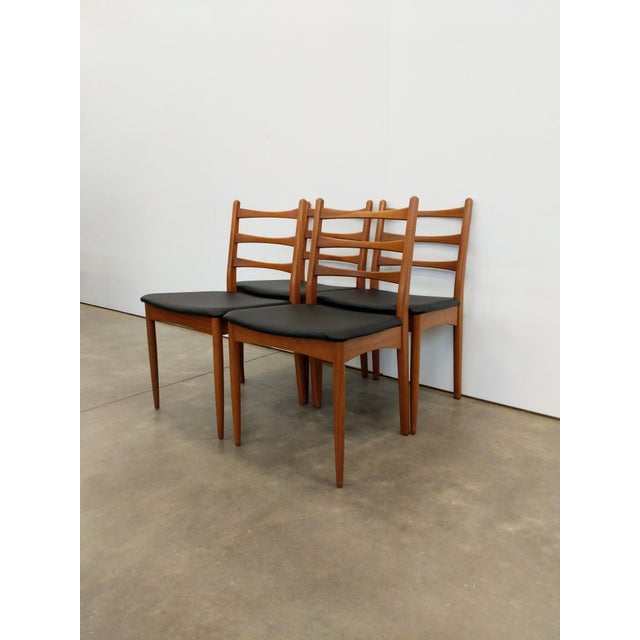 Greaves and Thomas Set of 4 Vintage Mid Century Modern Dining Chairs by Greaves & Thomas For Sale - Image 4 of 9