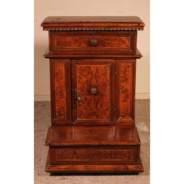 Prie-Dieu or Prayer Kneeler in Walnut and Burl Walnut, 1600s For Sale - Image 14 of 14