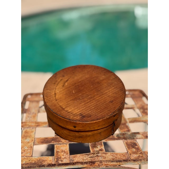 Pair Antique Shaker-Style Bentwood Boxes, Oval & Round, 19th–Early 20th Century For Sale - Image 10 of 14