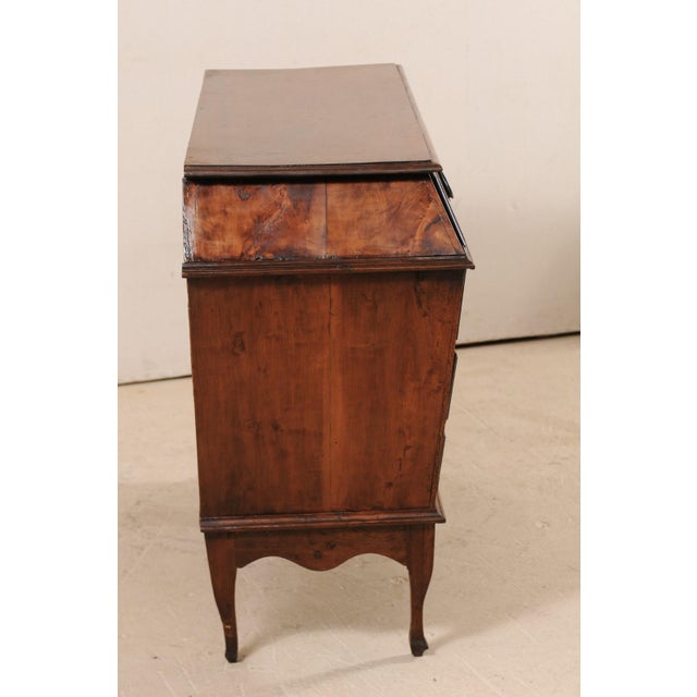 Late 18th Century Italian Walnut Wood Commode For Sale - Image 9 of 12