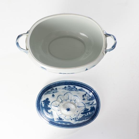 Mottahedeh Mottahedeh Historic Charkston Blue Canton Tureen and Underplate For Sale - Image 4 of 11