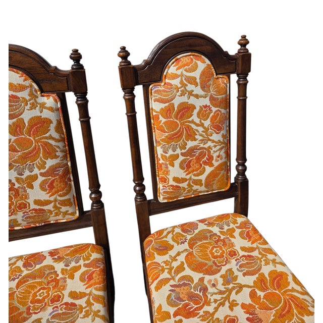 1970s Ethan Allen Jacobean Royal Charter Oak Dining Room Side Chairs Gothic Pair For Sale - Image 14 of 17