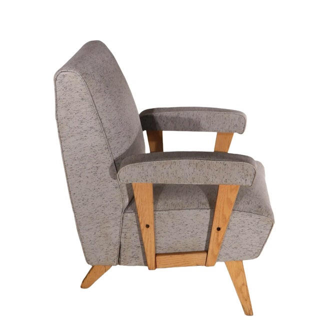 Wood Mid Century Lounge Club Chair in Original Textured Vinyl Upholstery For Sale - Image 7 of 10