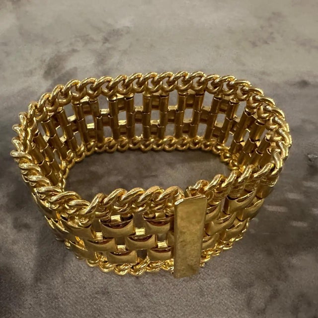 Gold A 1990s High Quality Costume Jewelry Gilt Metal Italian Bracelet For Sale - Image 8 of 8