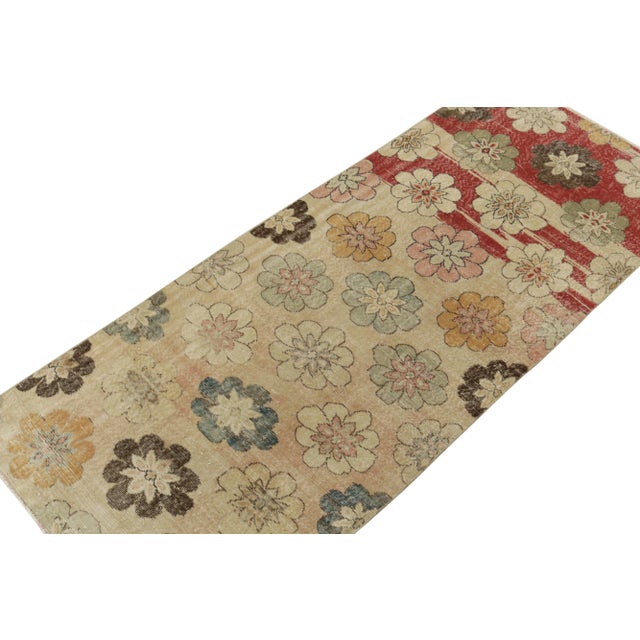 Mid-Century Modern 1960s Vintage Zeki Müren Rug in Beige, Pink, Red, White Floral Medallions For Sale - Image 3 of 5
