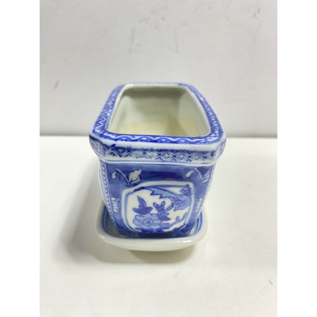 1980s Blue & White Chinoiserie Planter With Tray – Rectangular Porcelain Cachepot, Orchid Planter For Sale - Image 5 of 11