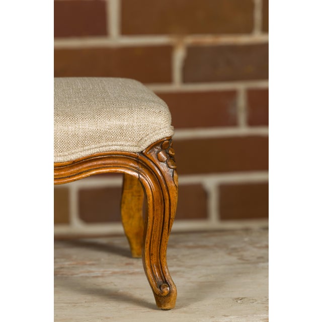 French 19th Century French Louis XV Style Walnut Footstool with Custom Linen Upholstery For Sale - Image 3 of 12