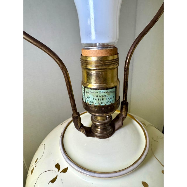 Leviton Vintage Mid-Century Modern Hand-Painted Ceramic Table Lamp With Grape Leaves & Gold, Brass Base For Sale - Image 4 of 12