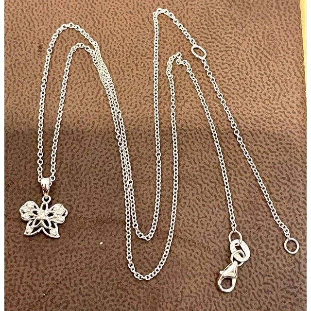 18 Karat Gold Butterfly Pendant with White Diamond & 14 Karat White Gold Chain For Sale - Image 17 of 18