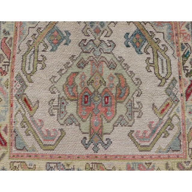 1930s Layered Medallion Vintage Turkish Area Rug Oushak 2'10"x5'8" For Sale - Image 5 of 10