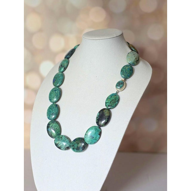 Late 20th Century Vintage Arizona Chrysocolla Statement Necklace Believed to Be Native American, Sterling Silver Clasp, Southwestern Jewelry For Sale - Image 5 of 9