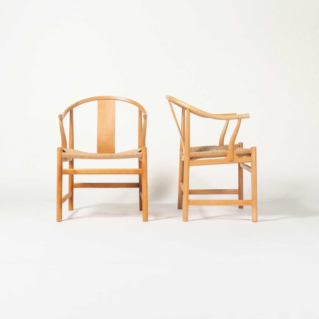 At the Cabinetmakers' Guild's Autumn Exhibition in 1943, Wegner presented his first version of a chair inspired by an old...