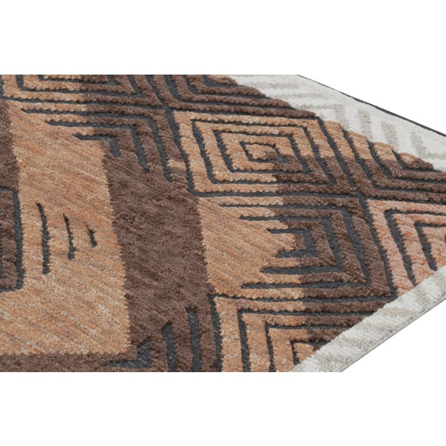 Rug & Kilim’s Modern Rug With Brown Geometric Patterns in High-Low Texture For Sale In New York - Image 6 of 7