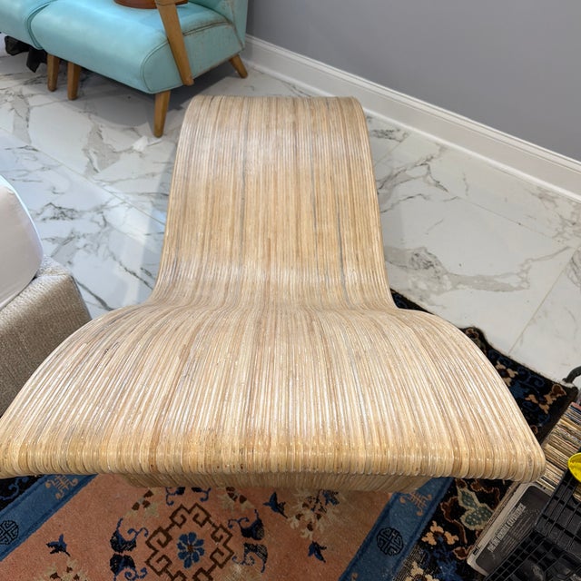 Mid-Century Modern 1980s Sculptural Rattan Chaise Lounge For Sale - Image 3 of 5