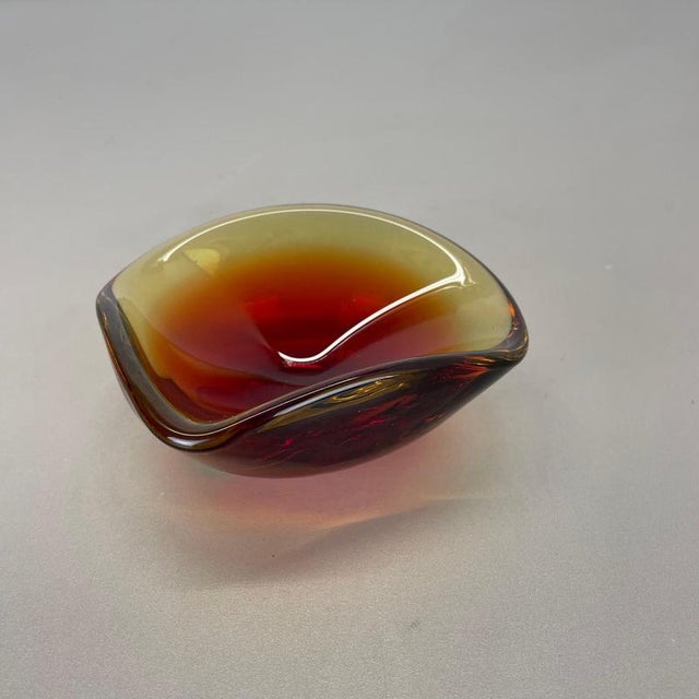Murano Glass Red Yellow Bowl Element Shell Ashtray Seguso Murano, Italy, 1970s For Sale - Image 9 of 17