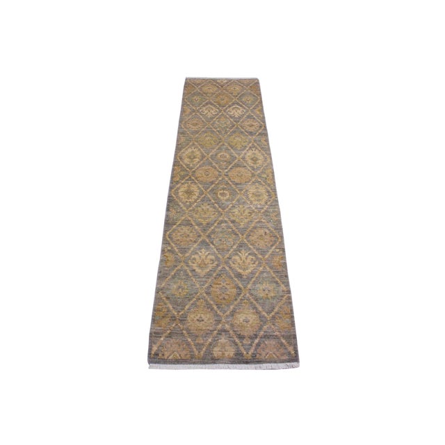 Boho Chic Ziegler Gray/Ivory Wool Runner Rug- 2'7'' X 9'2'' For Sale In New York - Image 6 of 10