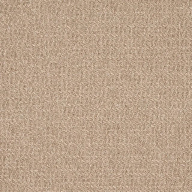 Made of chunky 100% virgin wool yarn and woven in Scotland, this super-dimensional waffle weave is a unique take on a cozy...