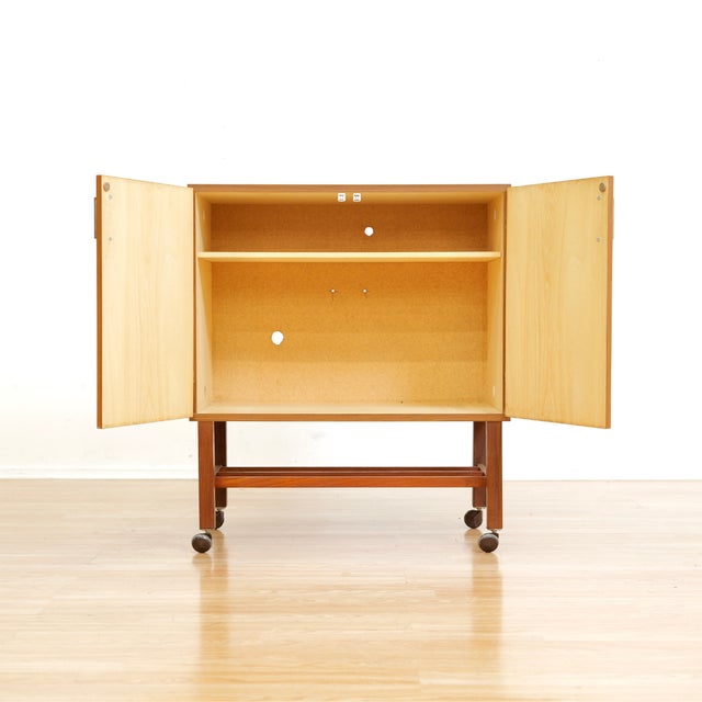 Mid-Century Modern 1960s Mid Century Teak Vinyl Record Cabinet by Meredew, Attributed For Sale - Image 3 of 10