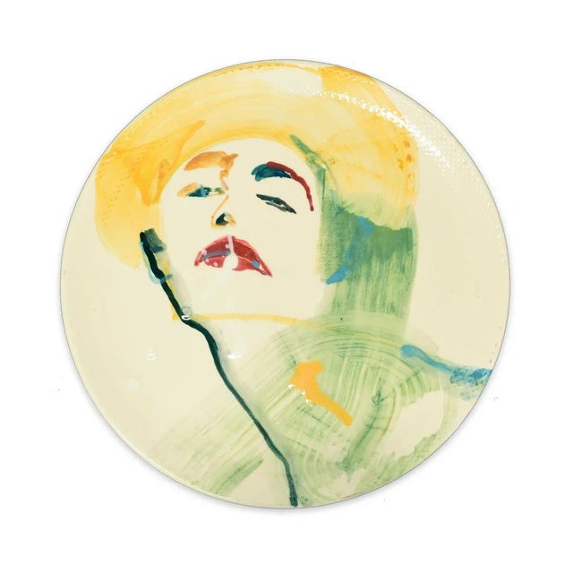 Woman - Original Hand-made Flat Ceramic Dish by A. Kurakina - 2019 2019 For Sale - Image 4 of 4