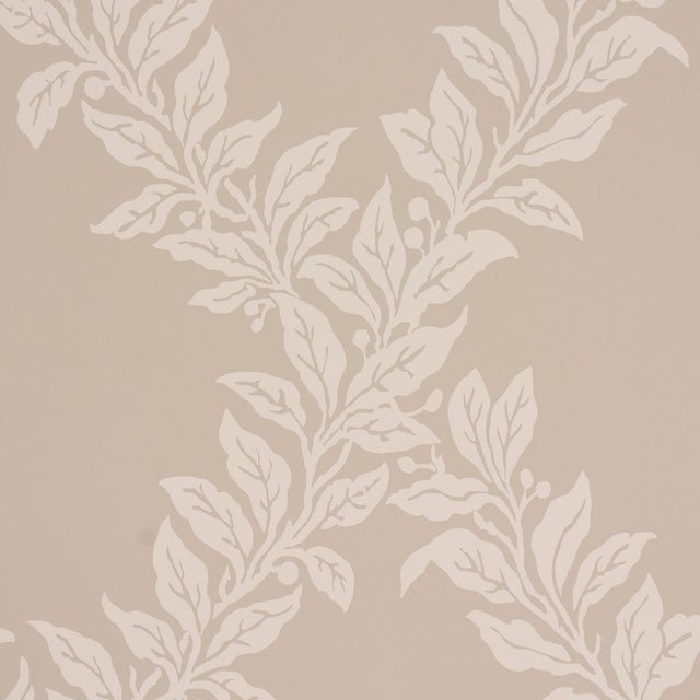 Traditional Schumacher Tyninghame Trellis Wallcovering In Neutral For Sale - Image 3 of 6