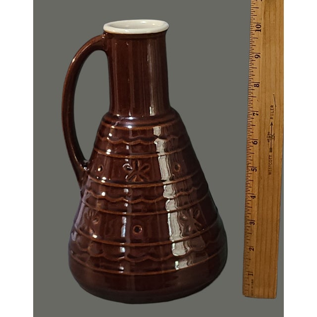 Mid 20th Century Vintage Mar-Crest Daisy & Dot Stoneware Pottery Carafe Pitcher For Sale - Image 5 of 9