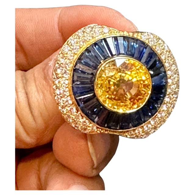 GIA Certified 10Ct Natural Ceylon Yellow Sapphire, Blue Sapphire & Diamond Ring For Sale - Image 15 of 18