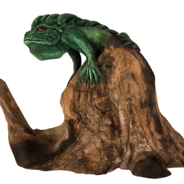 Green Iguana Lizard Sculpture Wood Hand Sculpted Reptile Home Decor Collectible For Sale - Image 4 of 18