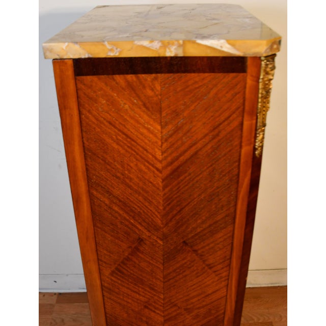 1920s Antique French Louis XV Walnut Satinwood Inlay & Marble Top Lingerie Stand For Sale - Image 14 of 18