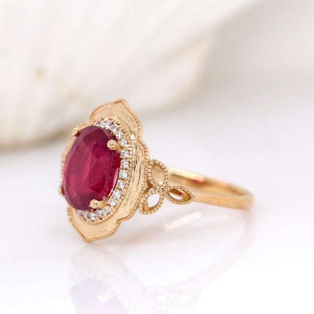 Heirloom 3.7cts Statement Madagascar Ruby Ring: Natural Diamonds, 14k Solid Gold For Sale - Image 4 of 7