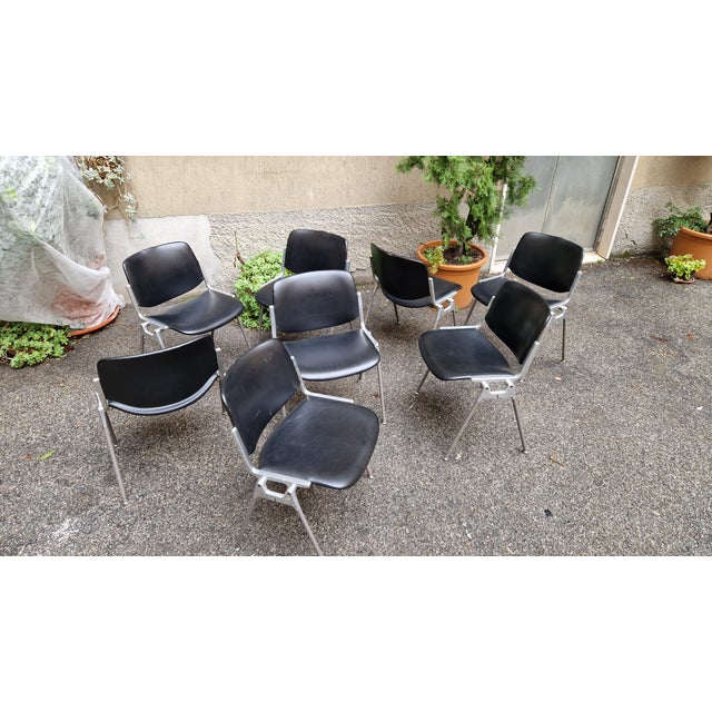 Castelli Chairs DSC Model in Black Eco-Leather by Giancarlo Piretti for Anonima Castalli, 1980s, Set of 8 For Sale - Image 4 of 18