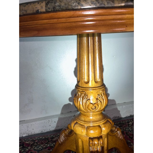 Late 20th Century Traditional Round Marble Top Pedestal Accent Table | Carved Wood Base | 30” Diameter For Sale - Image 4 of 6