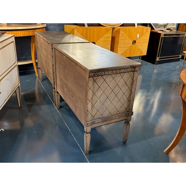 Traditional Pair of German Neo-Classical Painted Bed Side Tables For Sale - Image 3 of 6