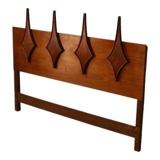 Specialty Woodcraft Sculpted Diamond Vintage Mid Century Modern Queen Headboard C. 1960s For Sale