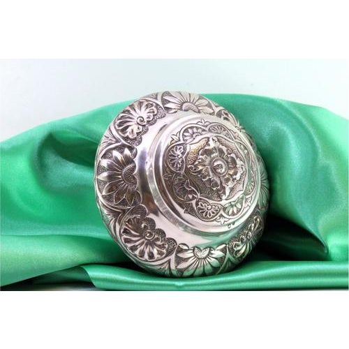 Circular Silver Box with Removable Lid and Floral Motifs For Sale - Image 6 of 6