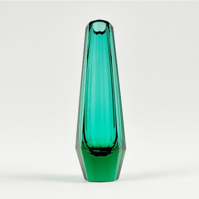 1930s Art Deco Faceted Glass Vase by Josef Hoffmann for Moser, Czechoslovakia, 1930s For Sale - Image 5 of 8