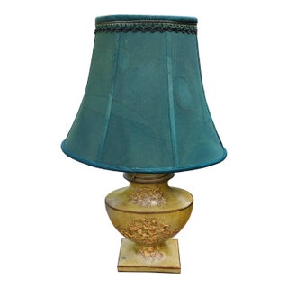 Vintage Hollywood Regency Floral Urn Table Lamp With Green Shade For Sale